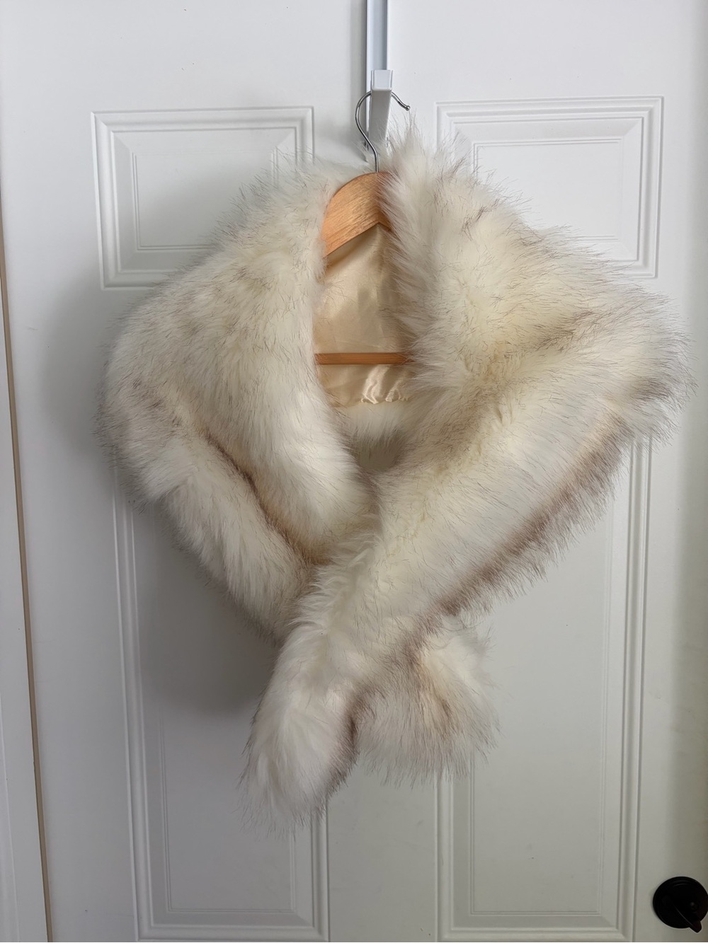 Luxury Cream Fur Stole Wrap - Women Jackets & Coats
